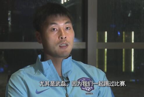 听着电话里的忙音，乔飞云一个劲的在房间里来回踱步。